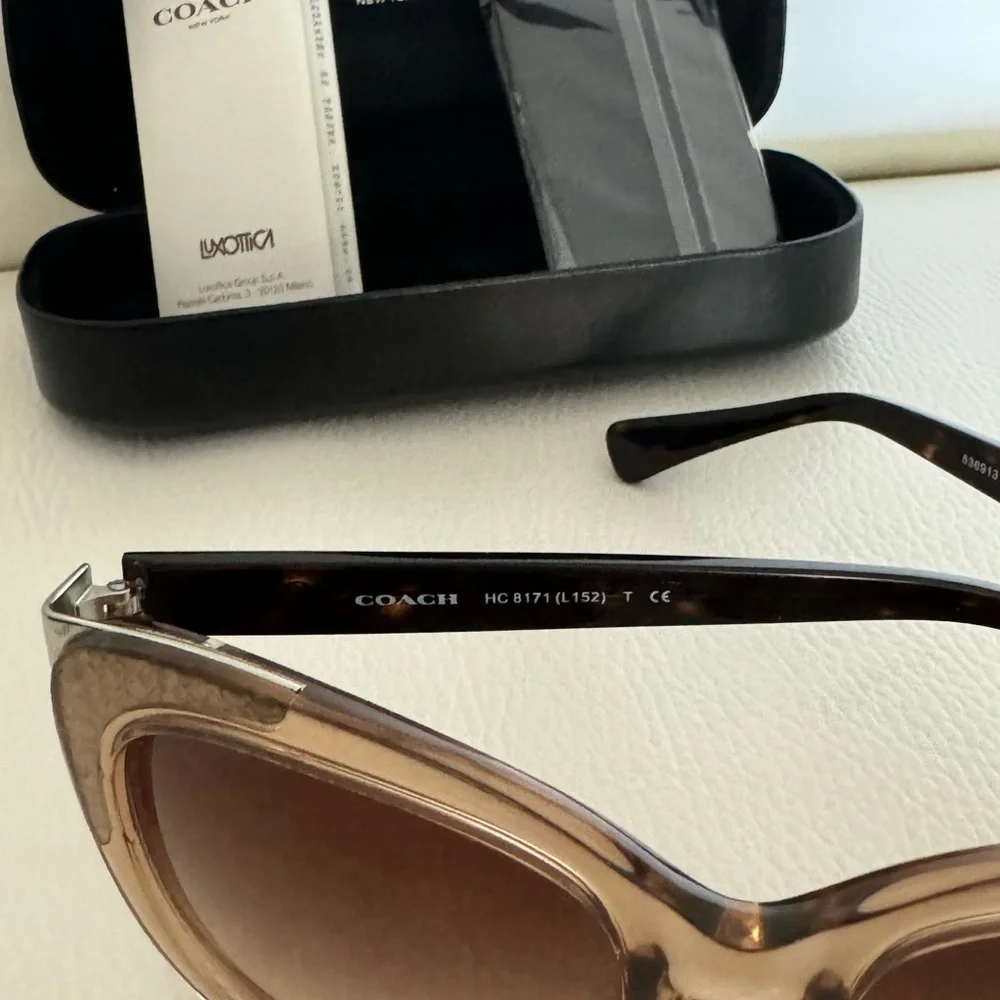 Coach oversized tortoise shell sunglasses - Picture 4 of 5